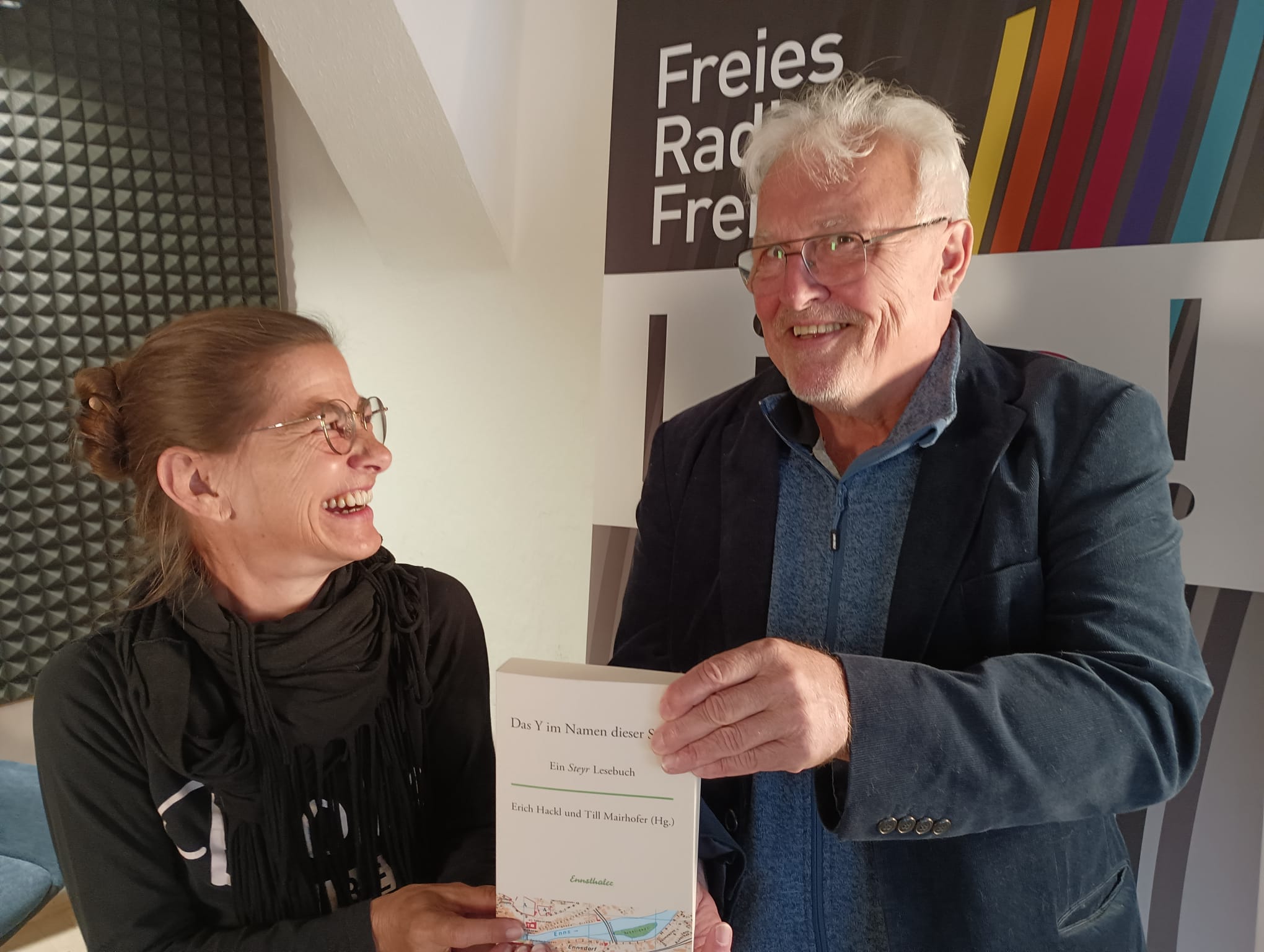 Gunther A. Grasböck zu Gast im Studio des Freien Radio Freistadt und im Kulturmix mit Monika Andlinger.
